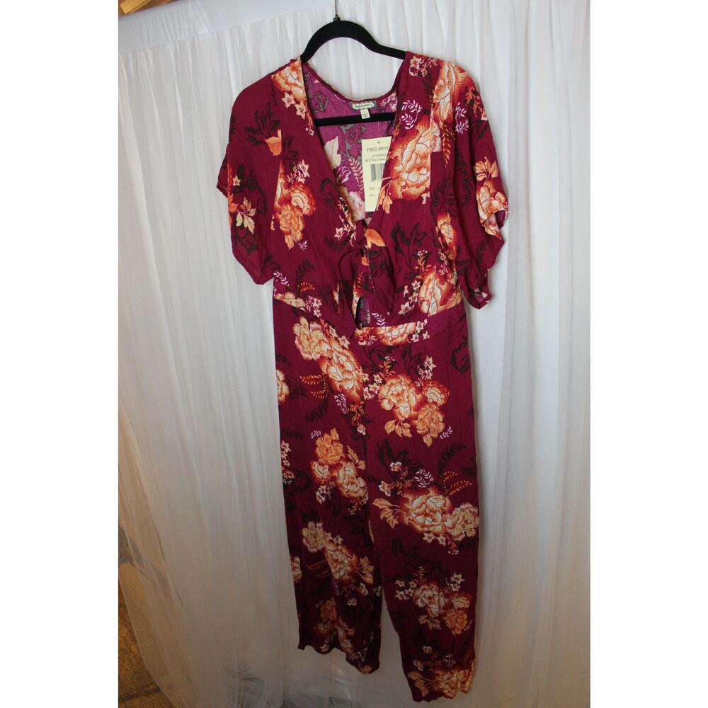 NWT - Eyeshadow Burgandy Floral Jumpsuit - Size L